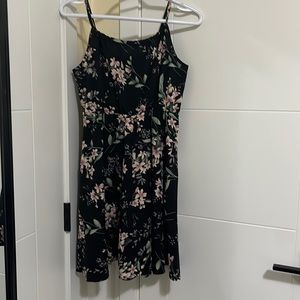 Pretty Little Thing US S floral dress.